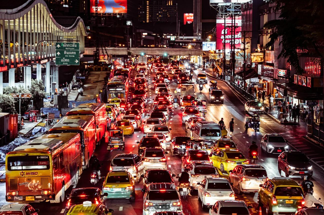 Bangkok reviews overpass closure plan amid traffic concerns