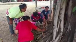 Villagers in Uthai Thani flock to banyan tree for lucky numbers