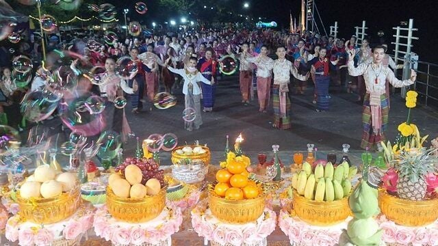 Nakhon Phanom ritual sparks lottery hope with lucky number | News by Thaiger