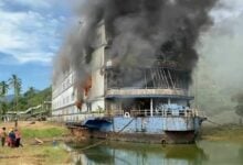 Fire engulfs iconic, haunted boat hotel on Koh Chang (video)