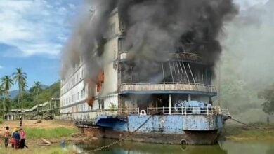 Fire engulfs iconic, haunted boat hotel on Koh Chang (video)