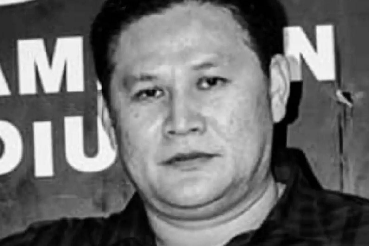 Thai politician shot dead on house of father