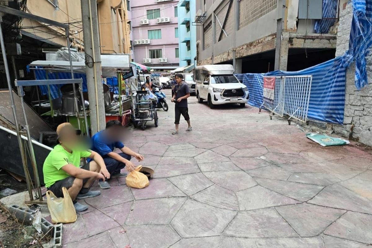 Illegal Chinese nationals arrested in Bangkok construction site