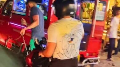 2 foreigners caught pulling police-seized motorcycle in Phuket (video) | Thaiger