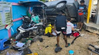 Drunk Thai man crashes car, killing police and 4 year old boy | Thaiger