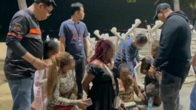 Thai tourist police arrest 20 foreign sex workers on Pattaya Beach