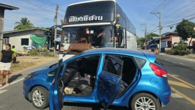 Bus carrying dance troupe collides with car in Buriram | Thaiger