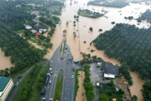 Severe floods in South Thailand claims 8 lives, impacts thousands