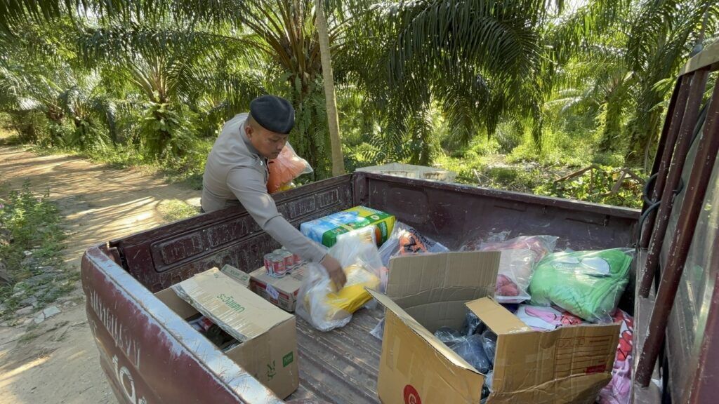 Cop with a cause: Chon Buri officer's goodwill patrol warms hearts | News by Thaiger