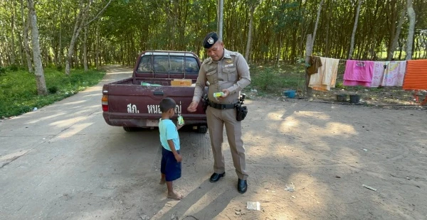 Cop with a cause: Chon Buri officer's goodwill patrol warms hearts | News by Thaiger