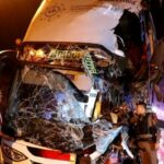 Tourist bus crash in Chumphon injures 17 after driver distraction | Thaiger