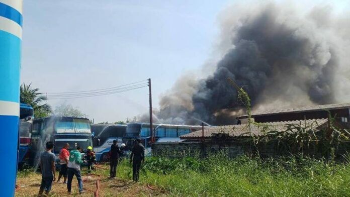 Fiery disaster: 9 buses damaged at coach park on Bangkok road | News by Thaiger