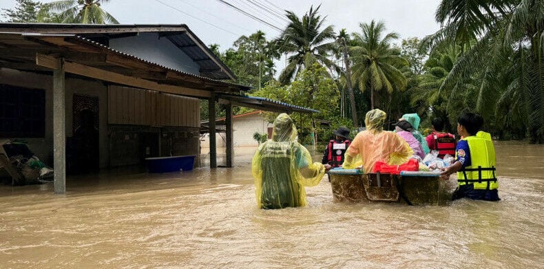 Deadly floods hit Surat Thani and Nakhon Si Thammarat