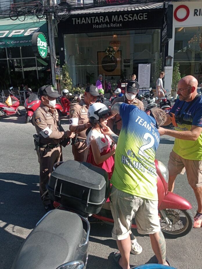 American expat gifts helmets to Pattaya residents to boost safety | News by Thaiger