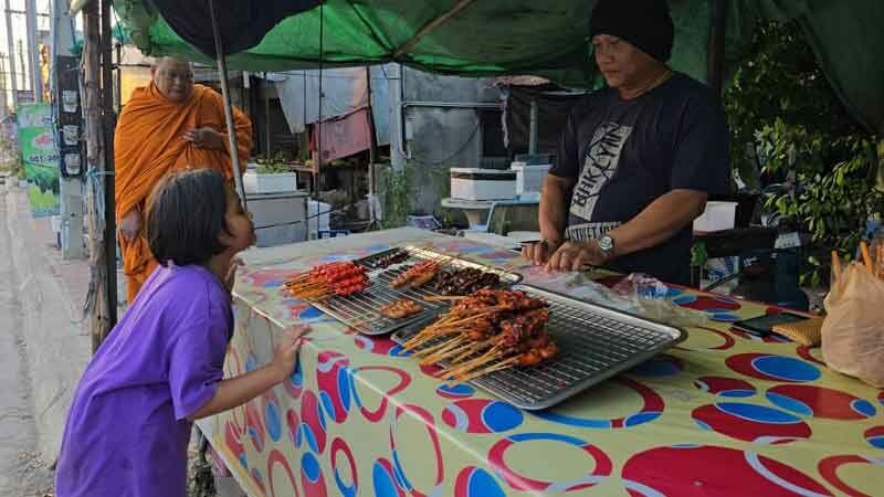 Young Thai girl dreams of police career amid severe poverty | News by Thaiger