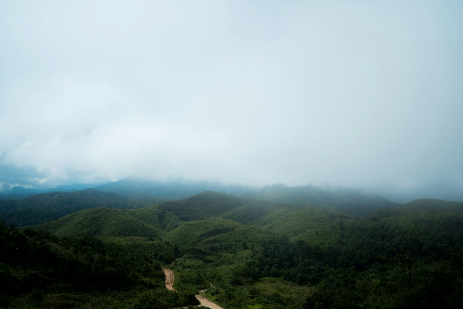 Cold air mass, monsoon rains hit Thailand, affecting 14 provinces