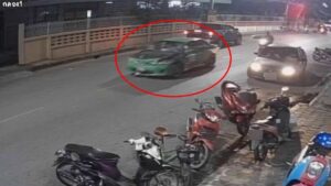 Man drives into crowd in Phetchaburi, causes injuries and damage (video)