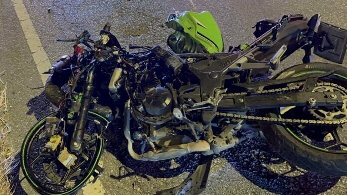 Young man dies in motorbike crash on Chon Buri motorway