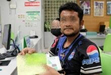 Southern Thai man finally receives 10,000 baht government aid