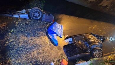 Bangkok: Car and pickup plunge into canal, five injured