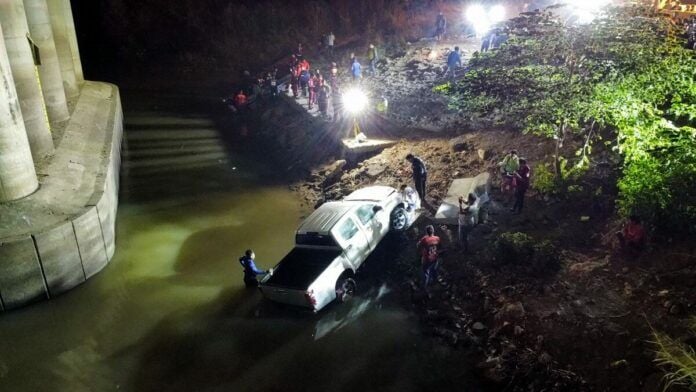 Man dies as pickup truck plunges into Pasak River after collision