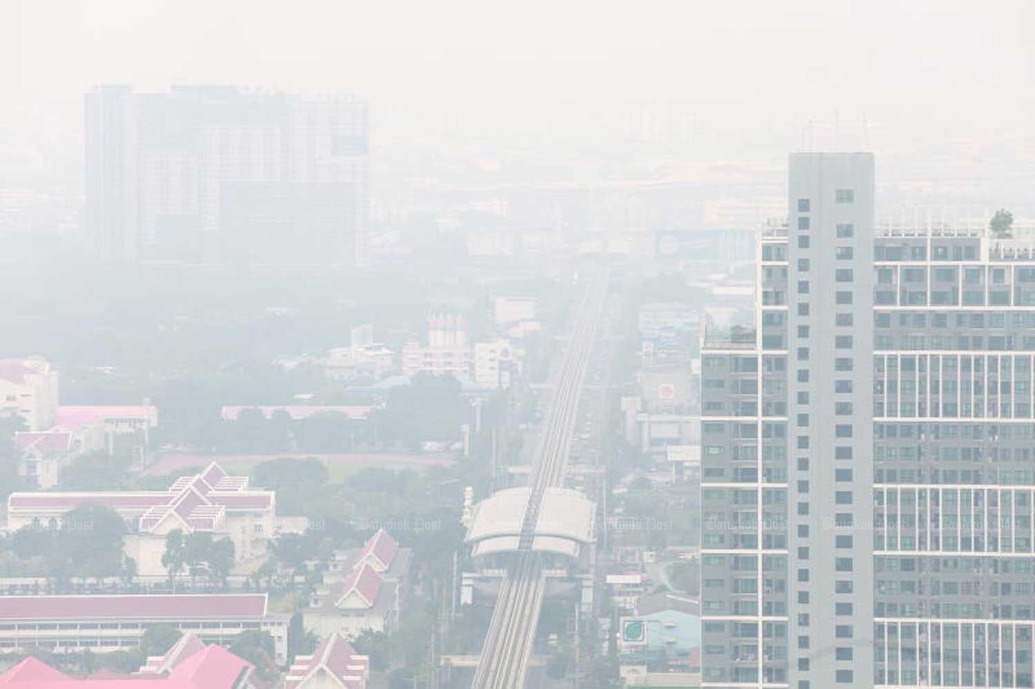 Bangkok in a chokehold: Smog blankets the city (video)