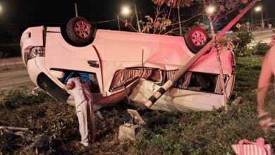 Van tyre blowout injures 14 Lao workers on Thai highway