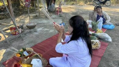 Kamphaeng Phet villagers seek lucky numbers from revered spirit | Thaiger