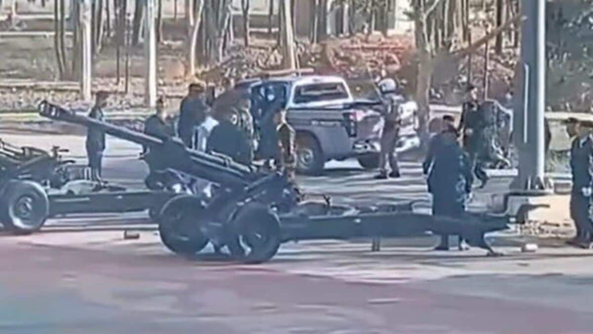 Thai Armed Forces Day cannon explosion injures two soldiers (video)