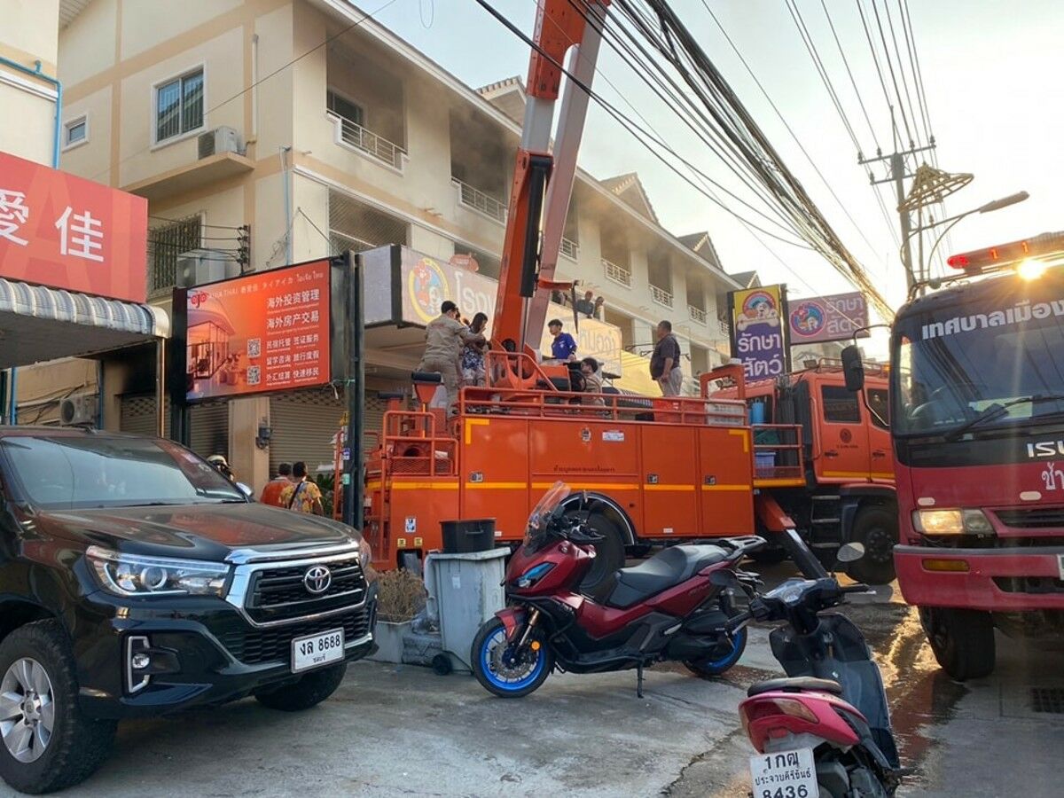 Panic at Pattaya pet hospital: Firefighters launch balcony rescue