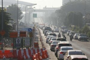 Orange Line construction closes Bangkok flyover for two years