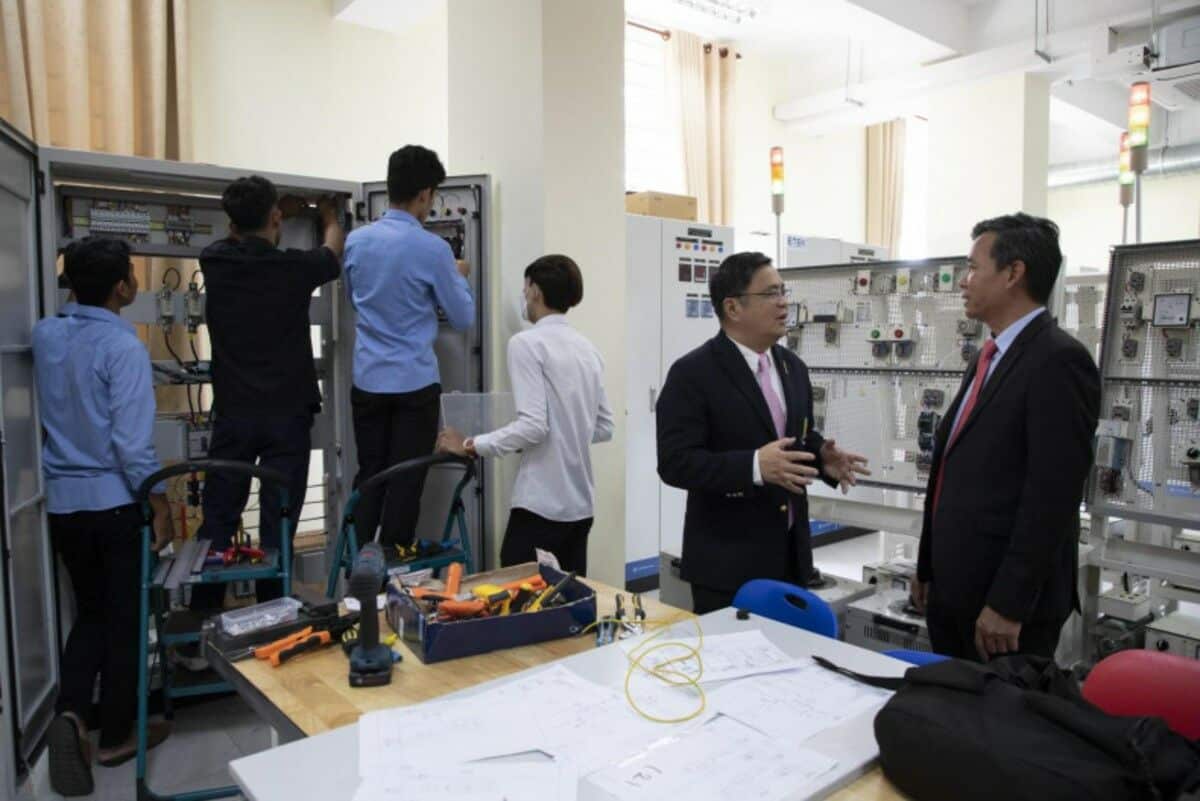 Chulalongkorn University boosts AI collaboration with Cambodia