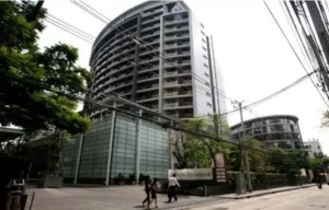 Bangkok governor urged to enforce demolition of illegal condo