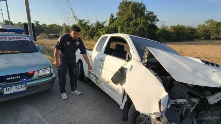 Four injured in Bang Lamung multi-vehicle crash on S.R. Road