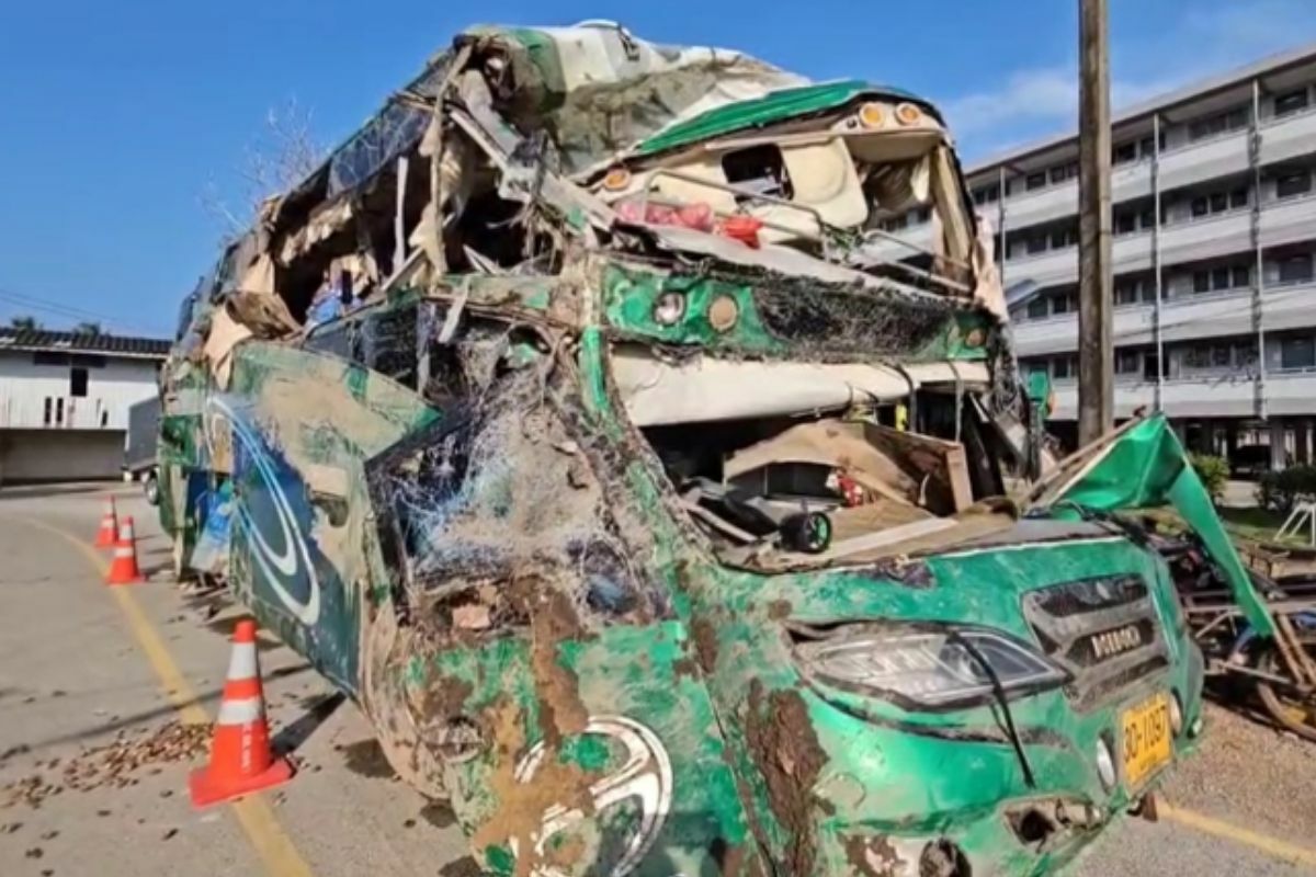 Bus damaged five killed 33 injured in accident in Surat Thani