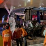 32 injured in Russian tourist bus crash at Pattaya toll gate (video) | Thaiger