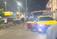 Foreign men attack Phuket taxi driver over fare dispute (video)