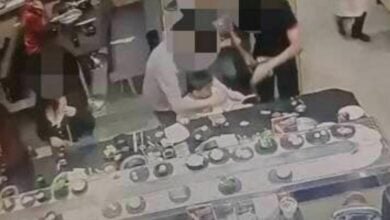 Thai mother condemns restaurant after hot soup spills on 4 year old son