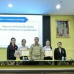 Phuket schoolgirls honoured for heroic life-saving rescue | Thaiger