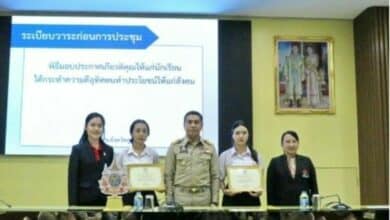 Phuket schoolgirls honoured for heroic life-saving rescue