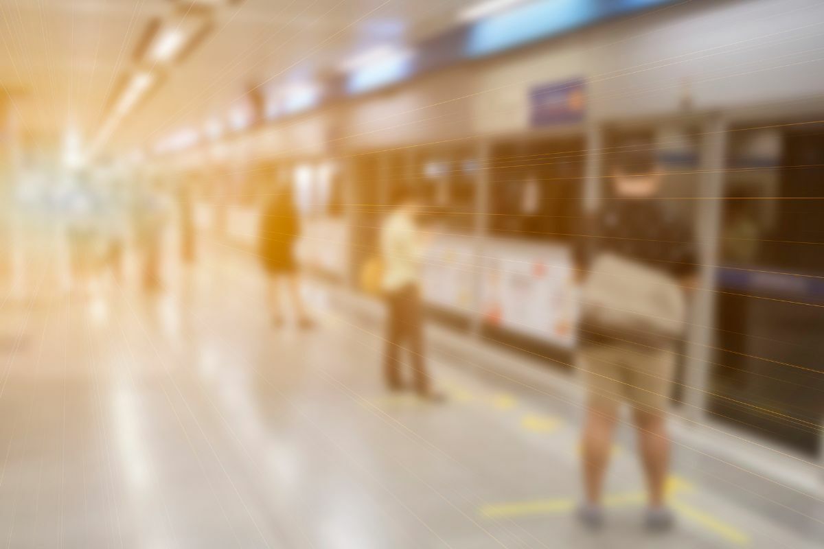 Japanese man lost credit cards in Bangkok MRT train