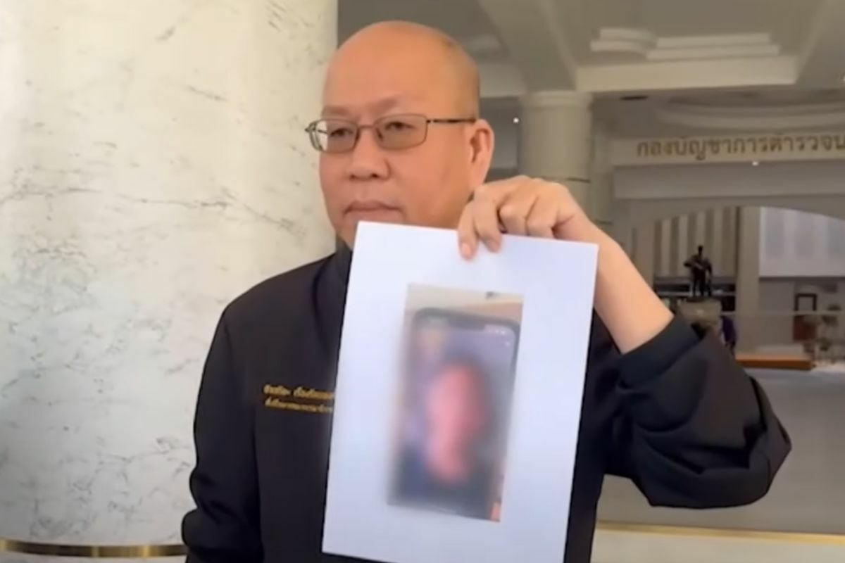 Chinese woman accused thai police of extorting her