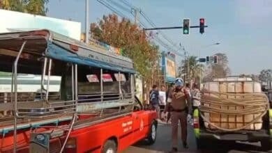 Thai baht bus driver hits and kills colleague on Chon Buri road