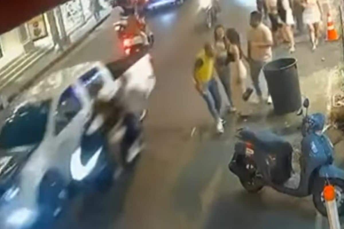 CCTV captures Thai teens slapping foreigners’ heads in Pattaya (video)