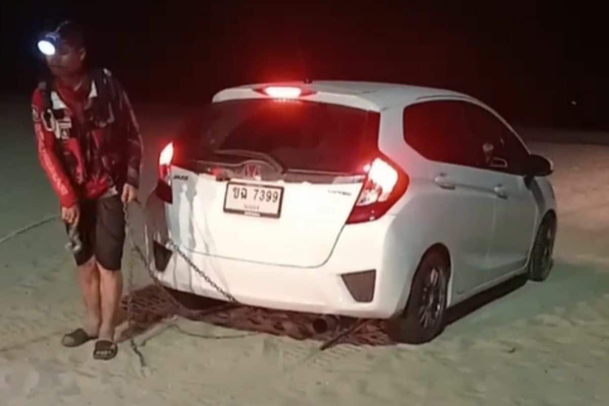 Thai man drives wife and friend into Rayong sea in jealousy spat