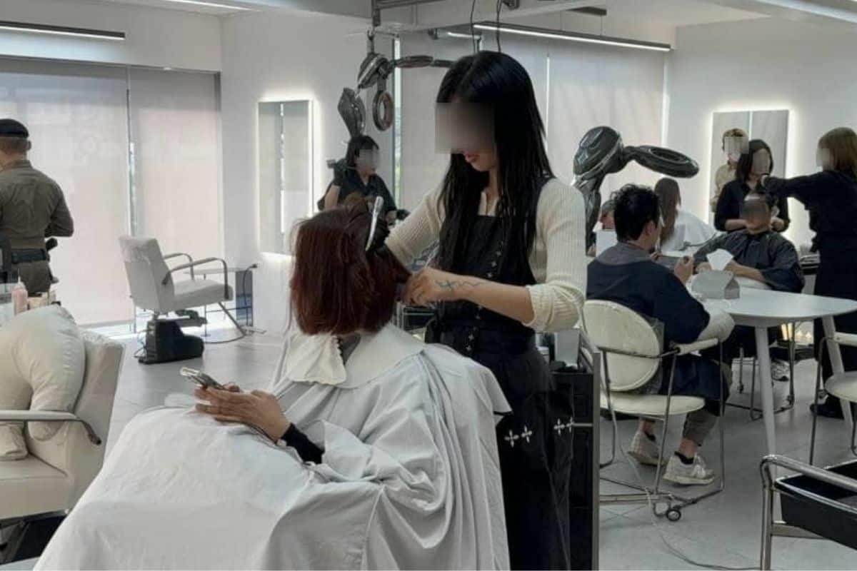 Bangkok salon hires illegal South Korean nationals