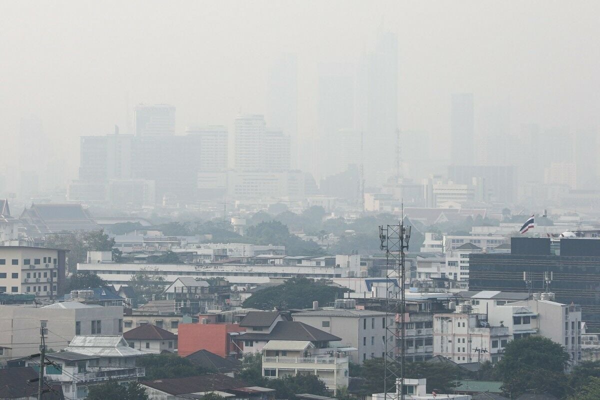 Bangkok PM2.5 lands Democrat leader’s father in hospital