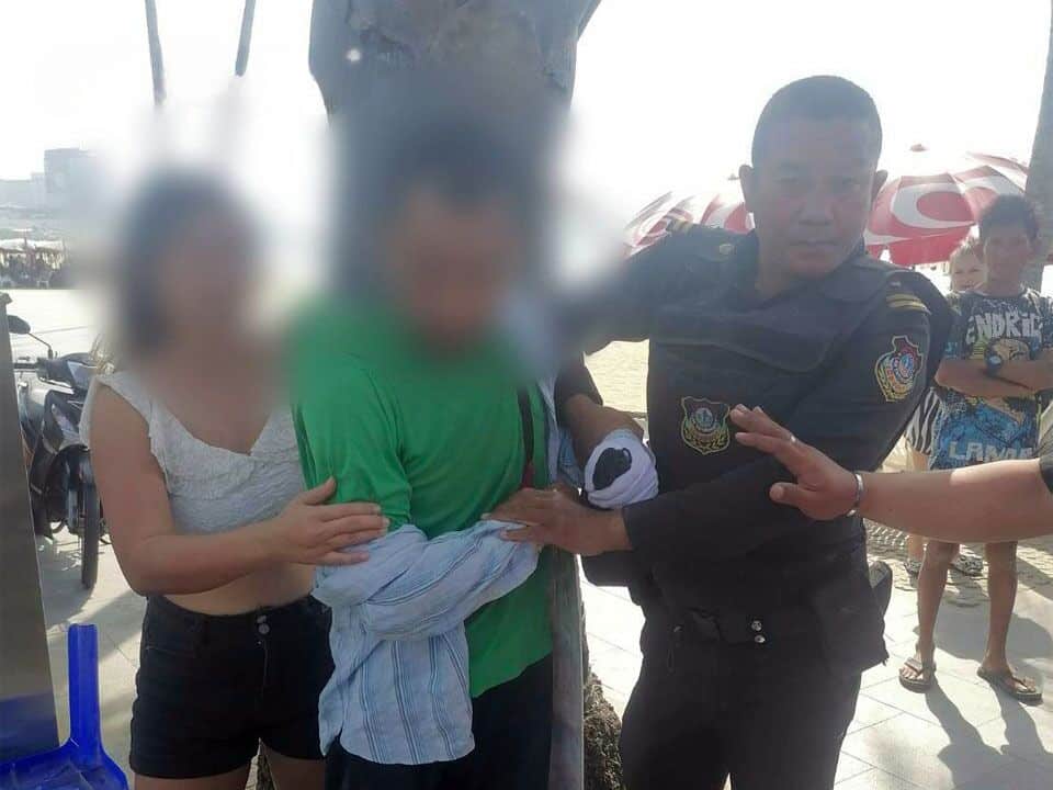 Chaos on Pattaya Beach: Drunk tourists fuel brawls in hotspot | News by Thaiger