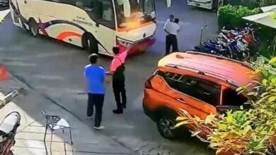 Tour bus rage: Driver slams into SUV over parking row in Pattaya