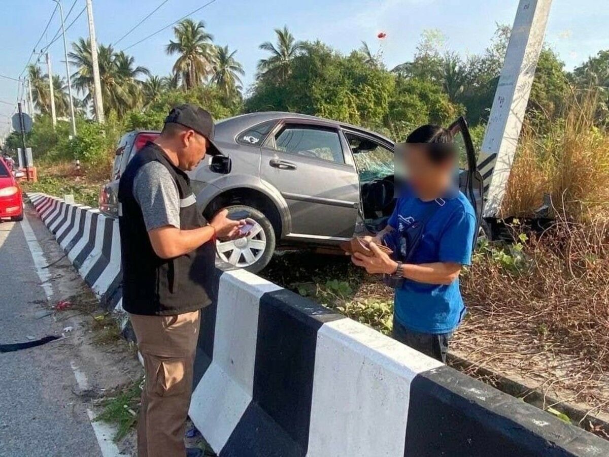 Driver cheats death after terrifying Pattaya motorway smash